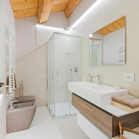 Elegant With Garden Willa Acqualagna