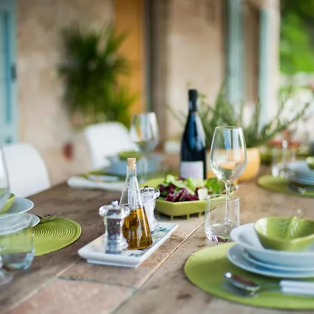 Elegant With Garden *