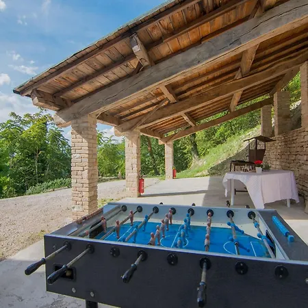 Elegant With Garden * Acqualagna