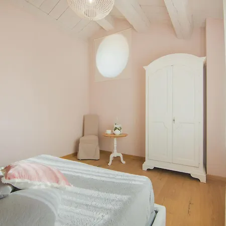 Elegant With Garden Willa *